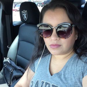 Meet your Posher, Veronica